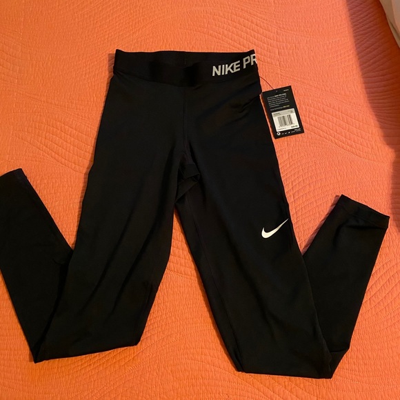 Pants - Brand new Nike leggings